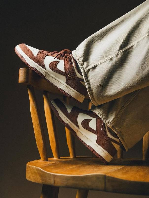 SB DUNK LOW Café